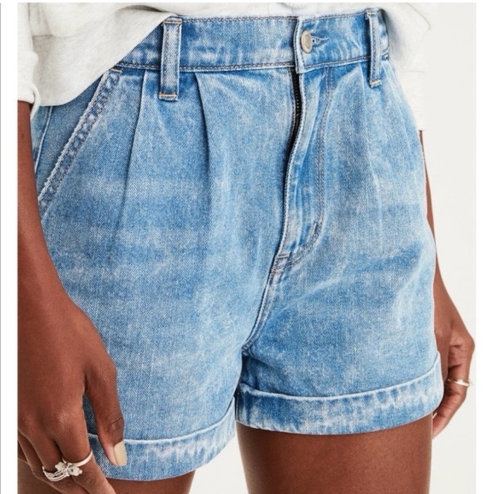 🦅AMERICAN EAGLE Mom Shorts Size 10